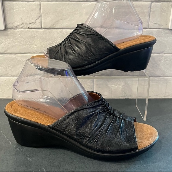 Natural Soul sz 10 Maria black leather slip on mule wedge sandals - Picture 1 of 14